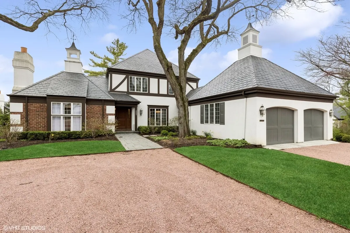 1002 BURR RIDGE CLUB DR, Burr Ridge, IL 60527