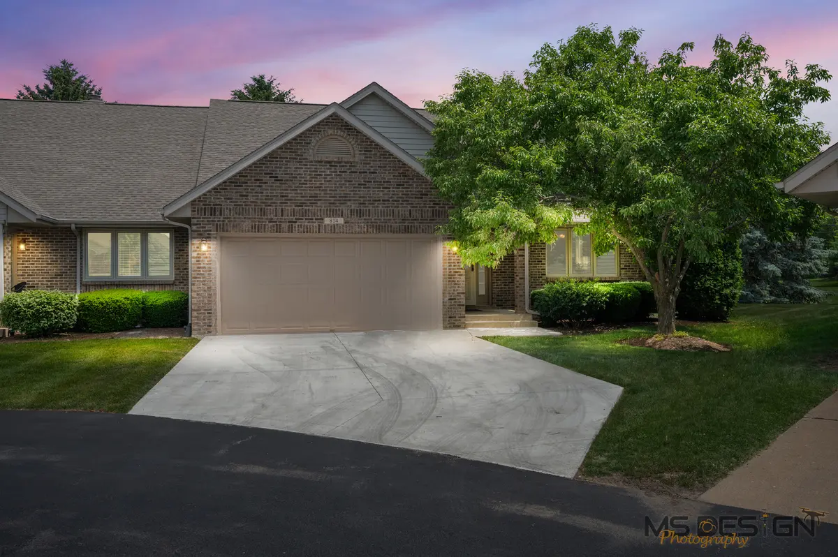 814 Croatian CT, Sycamore, IL 60178