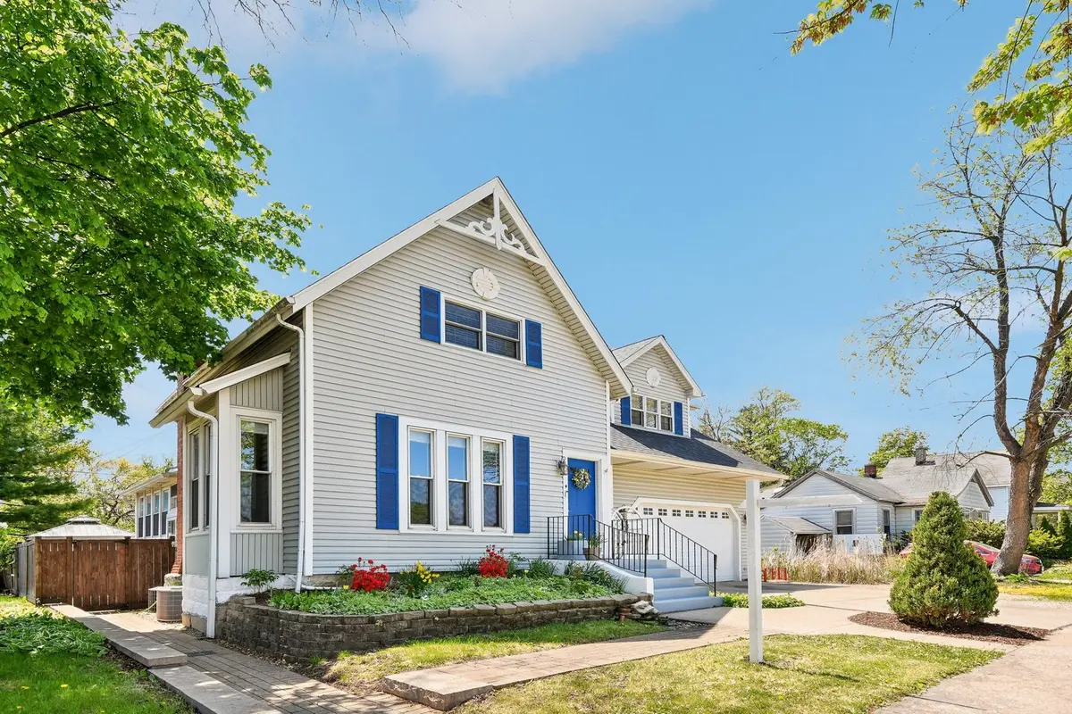 325 2nd ST, Downers Grove, IL 60515