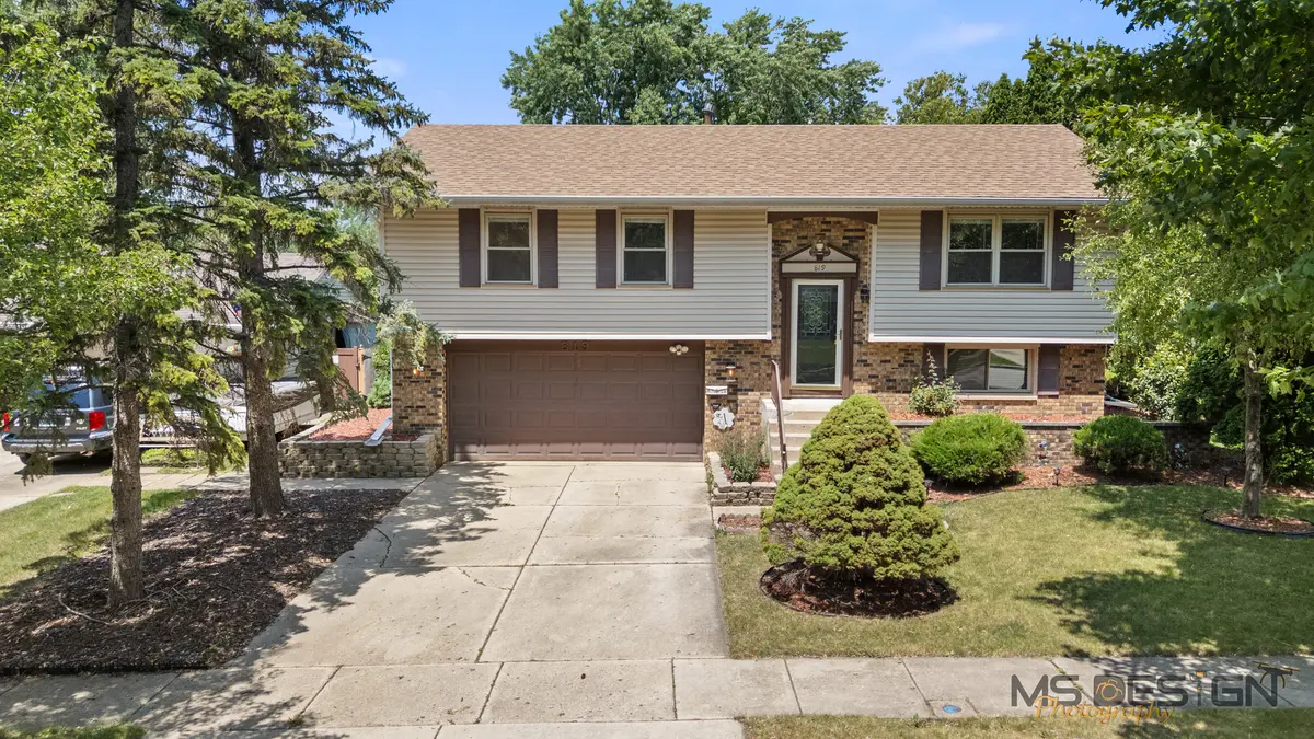 819 Stowell AVE, Streamwood, IL 60107
