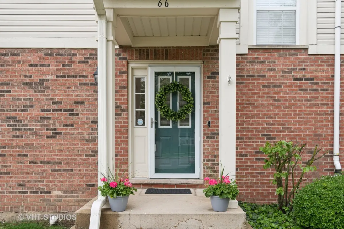 66 N Palazzo DR, Addison, IL 60101