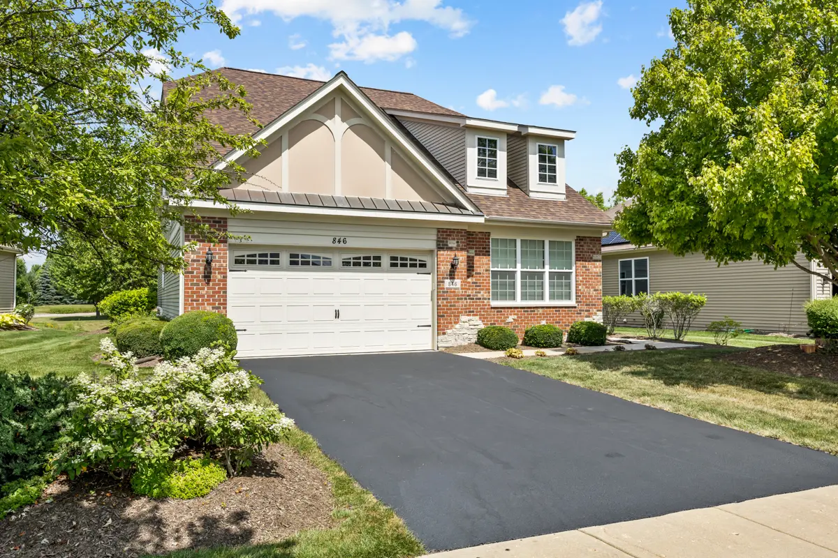846 Colchester DR, Oswego, IL 60543