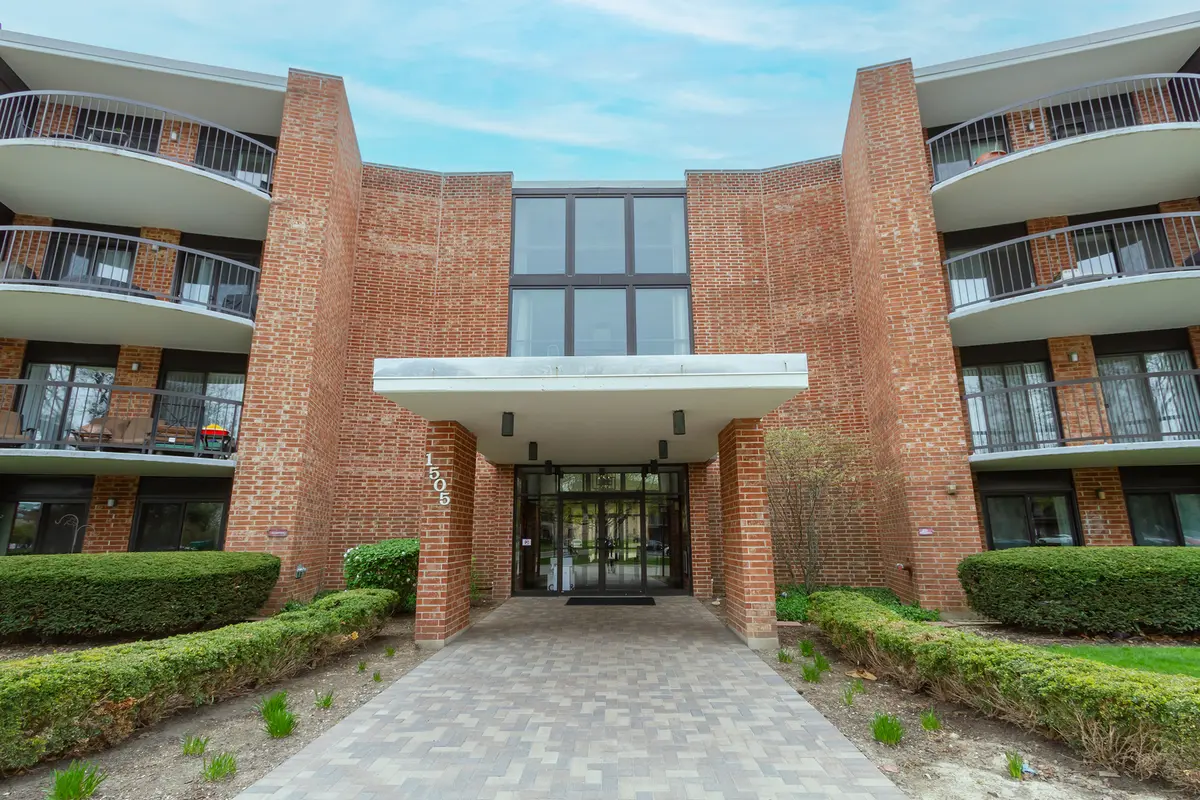 1505 E Central RD #211B, Arlington Heights, IL 60005