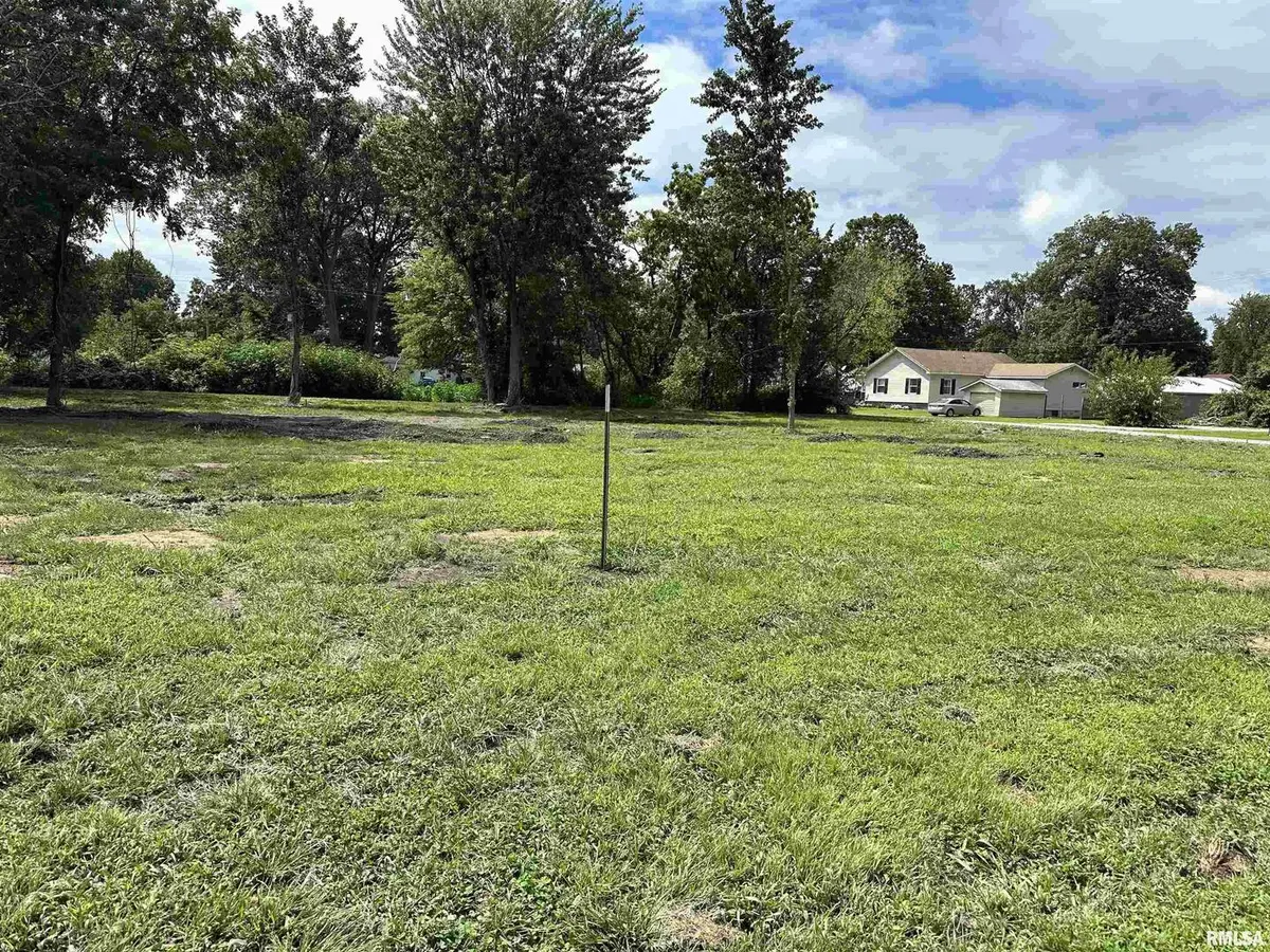 000 BUCHANAN ST, Benton, IL 62812