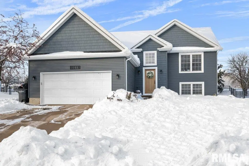 4038 SPARTINA CT, Bettendorf, IA 52722