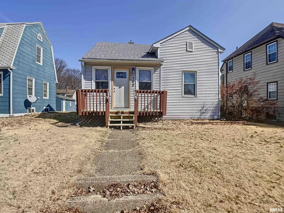 109 S ELMWOOD AVE, Davenport, IA 52802-1504