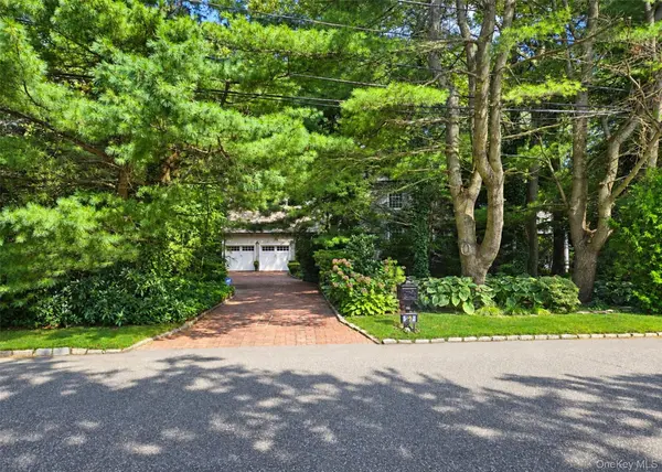 259 Astor DR, Sayville, NY 11782
