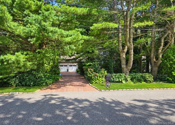 259 Astor DR, Sayville, NY 11782