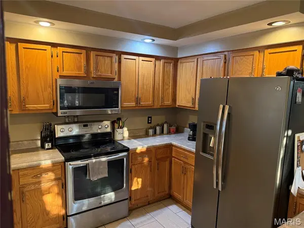 202 Larue LN, Sikeston, MO 63801
