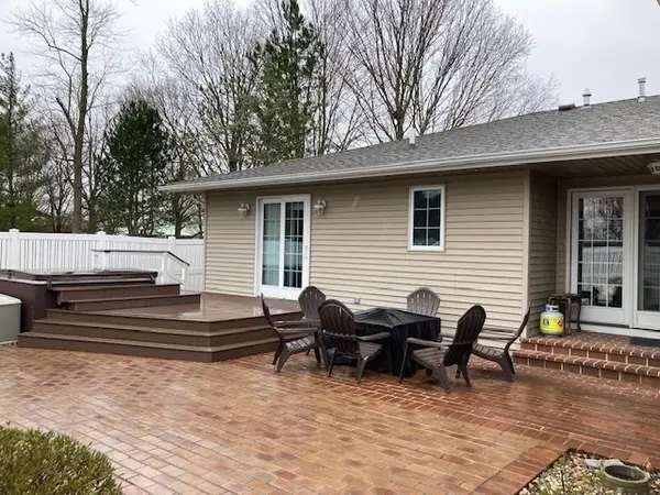 201 Wall ST, Crescent City, IL 60928