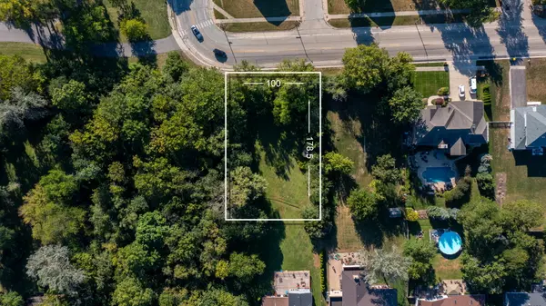 35 Plum Grove RD, Roselle, IL 60172