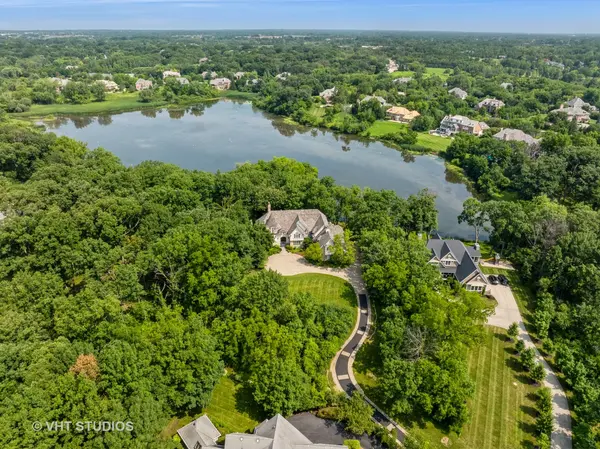 3740 Deerwood DR, Long Grove, IL 60047
