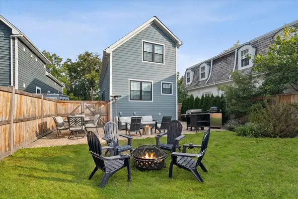 880 Willow RD, Winnetka, IL 60093