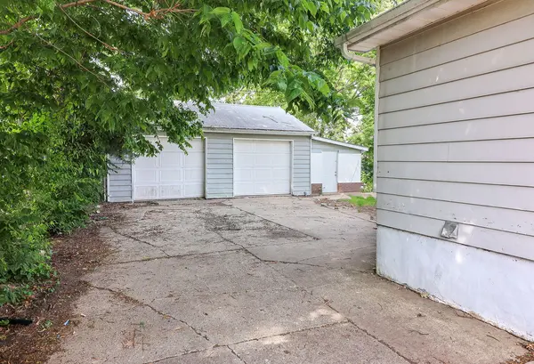 710 E Benton ST, Aurora, IL 60505
