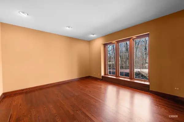 27W161 Mack RD, Wheaton, IL 60189
