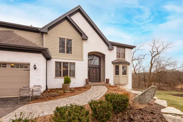3718 Needle Creek CT, Crystal Lake, IL 60012