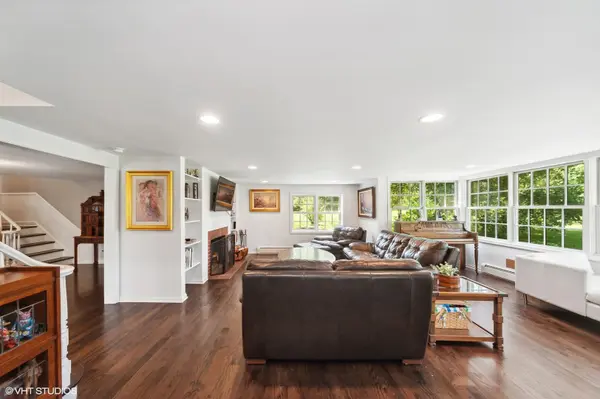 1103 Schaeffer RD, Long Grove, IL 60047