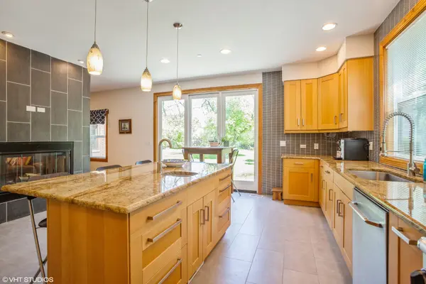 905 Basswood ST, Hoffman Estates, IL 60169
