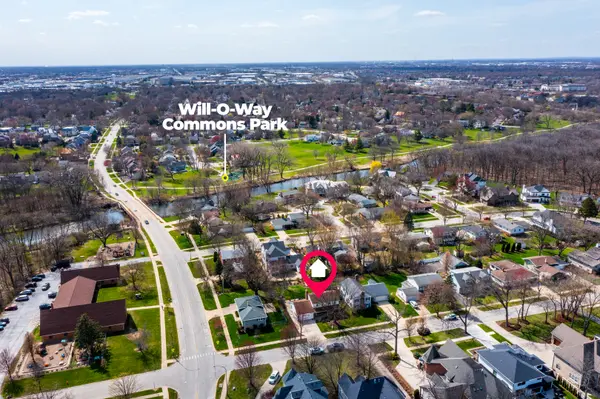 69 S Parkway DR, Naperville, IL 60540