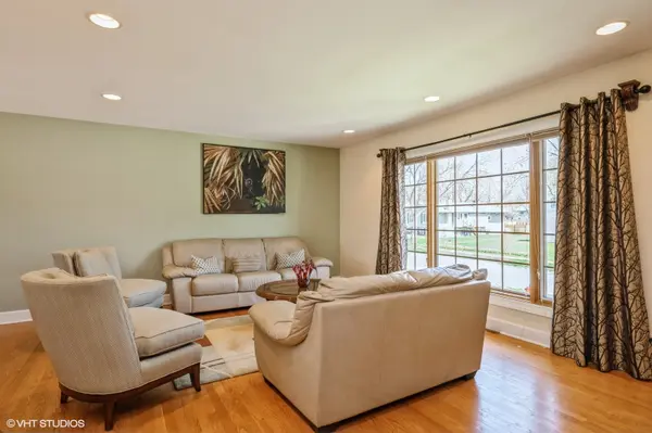 4130 N Firestone DR, Hoffman Estates, IL 60192