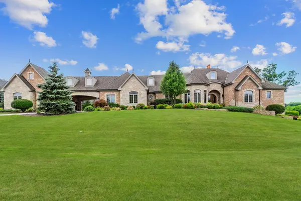 208 Forest Edge DR, Palos Park, IL 60464