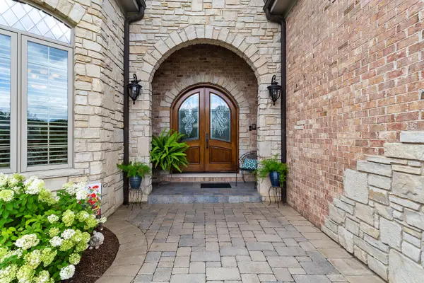208 Forest Edge DR, Palos Park, IL 60464