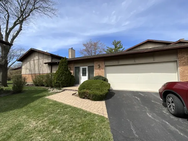 1244 Baythorne DR, Flossmoor, IL 60422