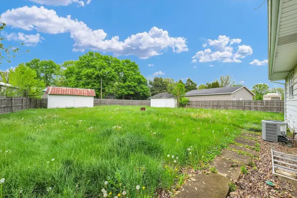 348 W Wilson ST, Bement, IL 61813