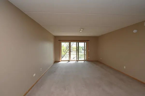 8711 W BRYN MAWR AVE #604, Chicago, IL 60631