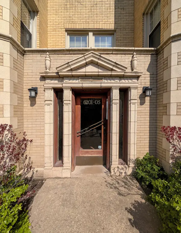 6205 N Oakley AVE #1, Chicago, IL 60659