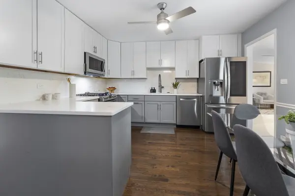 2011 Brentwood RD, Northbrook, IL 60062