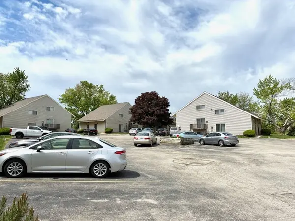 717-719 Fairmont DR, Bloomington, IL 61704