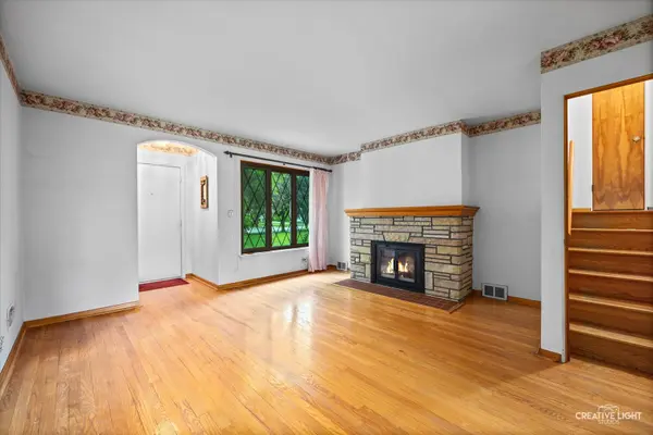 33 Chestnut AVE, Clarendon Hills, IL 60514