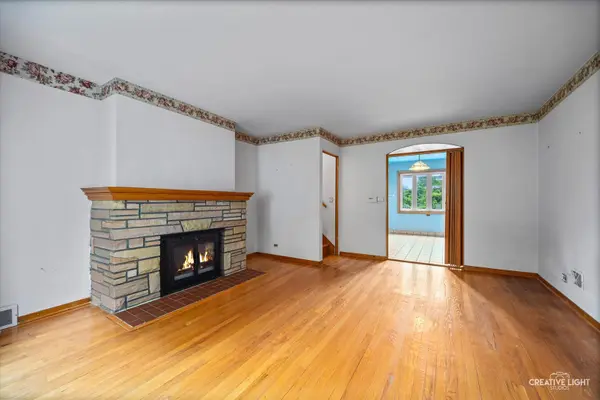 33 Chestnut AVE, Clarendon Hills, IL 60514