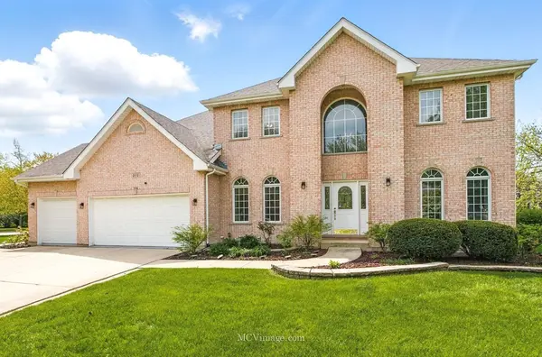 404 Verbena CT, Naperville, IL 60565