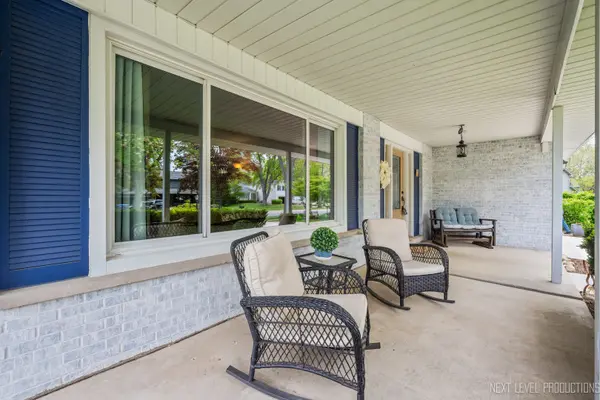 5S641 Bluff LN, Naperville, IL 60540
