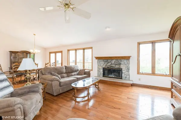 296 Regina LN, Belvidere, IL 61008