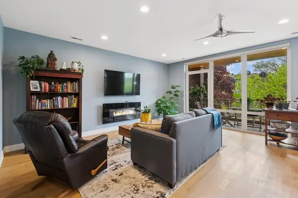 1346 W Sunnyside AVE #2B, Chicago, IL 60640