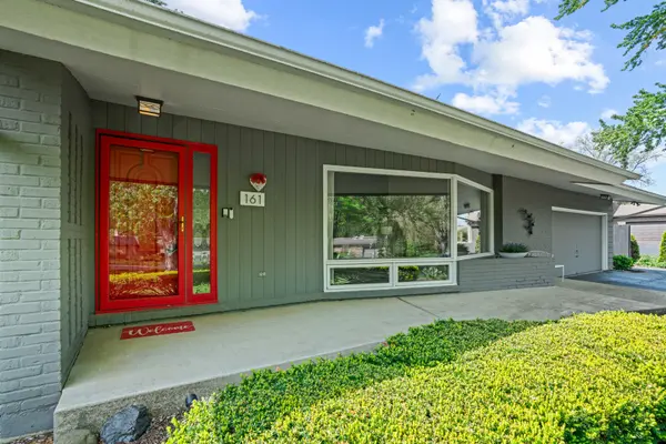 161 Harbor DR, Lake Barrington, IL 60010