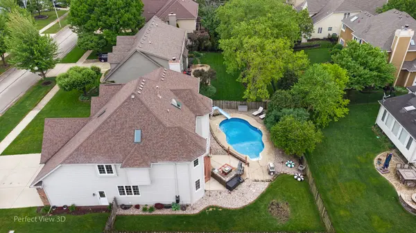 2252 Joyce LN, Naperville, IL 60564