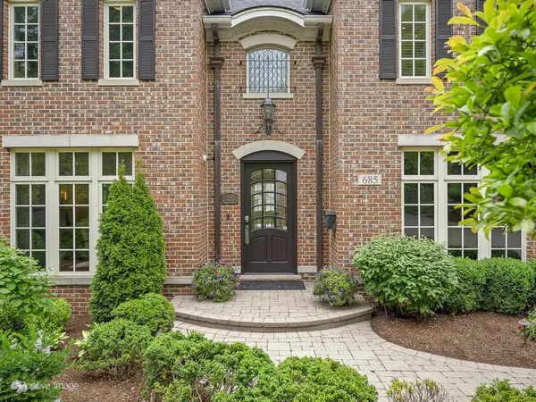 685 N Park BLVD, Glen Ellyn, IL 60137