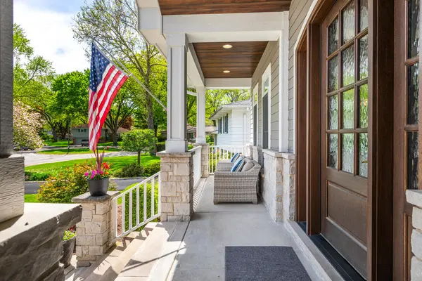 123 Fernwood DR, Naperville, IL 60540