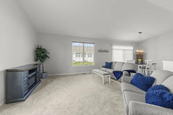 7 SOLARA CT, Bolingbrook, IL 60490