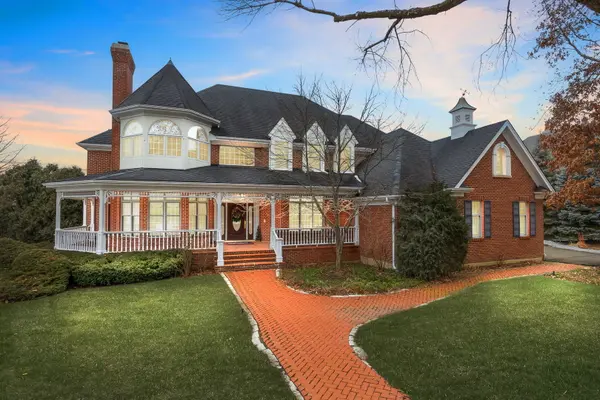 33 Muirfield CIR, Wheaton, IL 60189