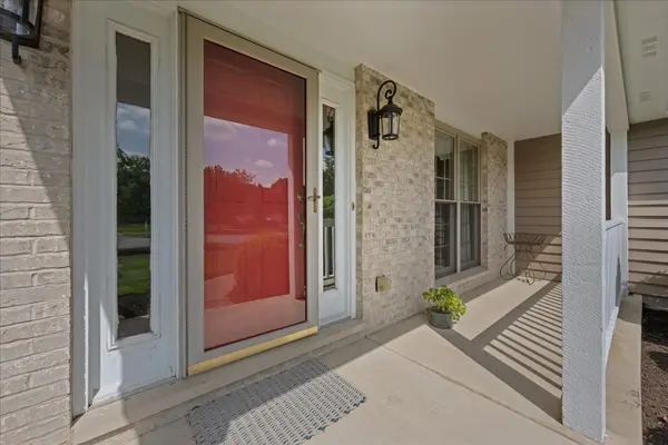 3751 Falkner DR, Naperville, IL 60564