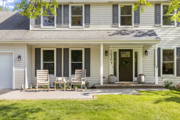 1020 Stanton DR, Naperville, IL 60540