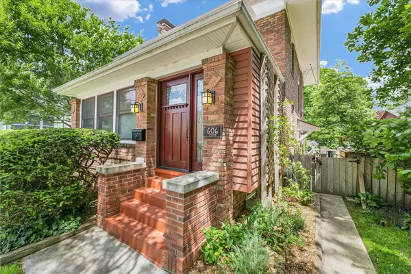 606 S Cedar ST, Urbana, IL 61801