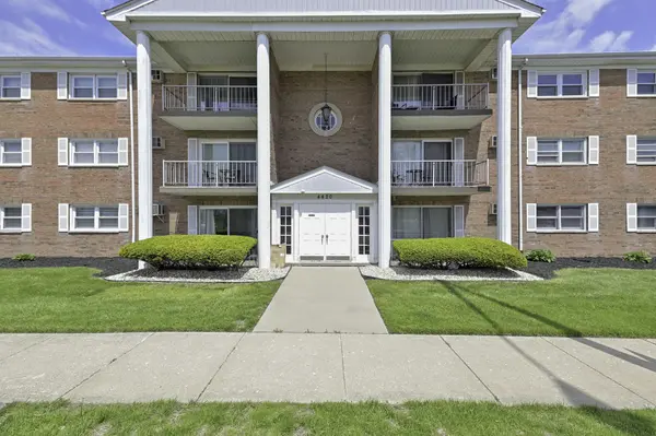4420 W 111th ST #101, Oak Lawn, IL 60453