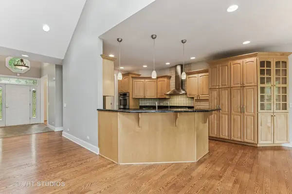 1302 Bradley CT, Spring Grove, IL 60081