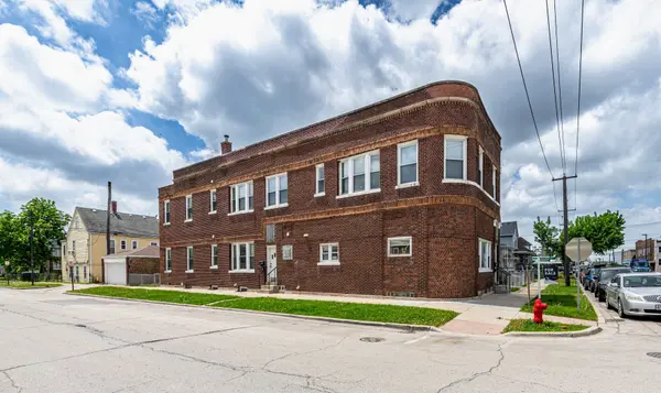 7601 W 60th PL, Summit, IL 60501